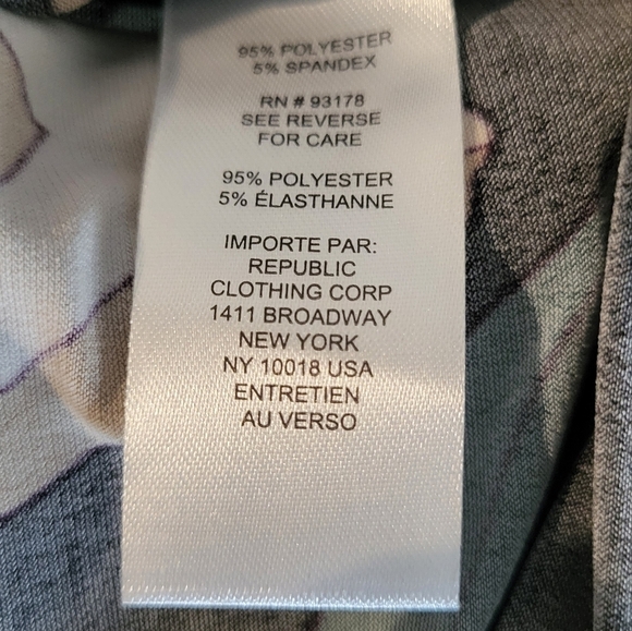 Tahari Woman Floral Faux Wrap Ruched Front Floral Top Size 1X - Picture 8 of 8